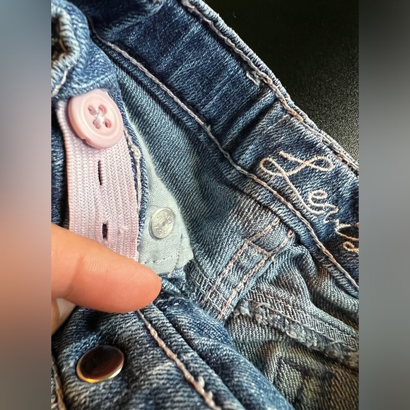 Levi’s Toddler Shorts. Size 3T - Picture 10 of 15